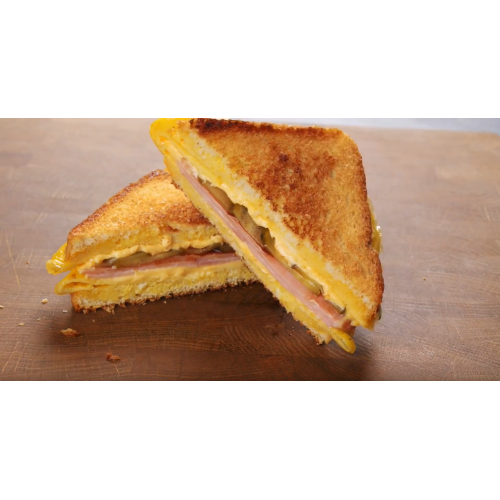 Классический американский сэндвич жаренный с сыром